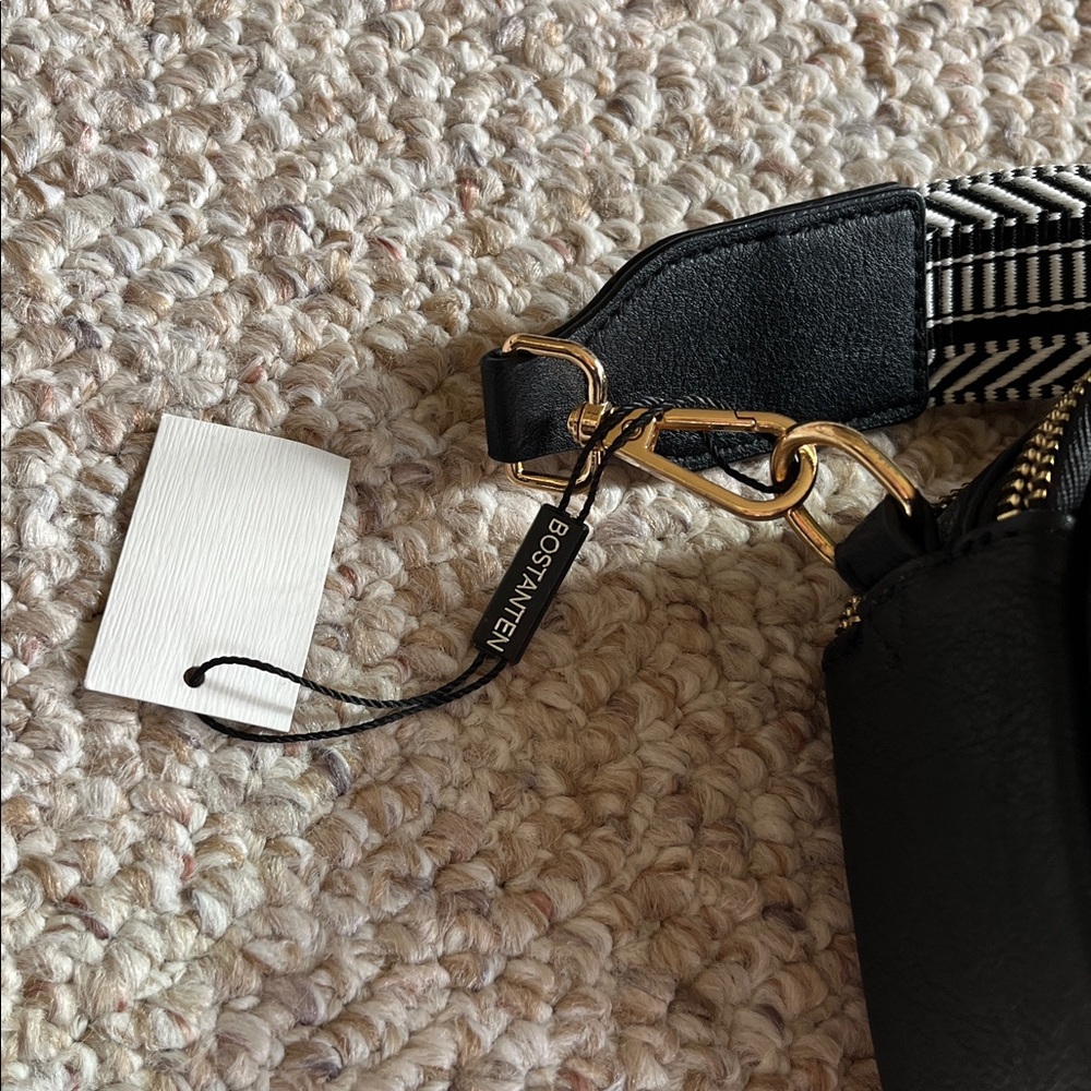 New! Black Crossbody travel purse - Picture 8 of 9